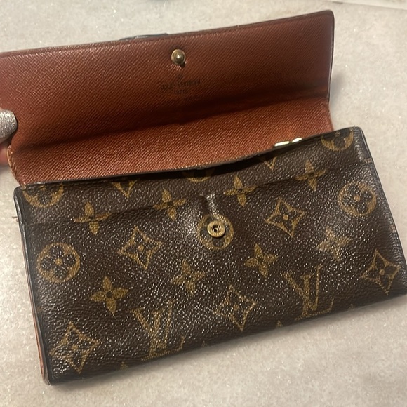 Vintage Louis Vuitton wallet - Picture 5 of 14